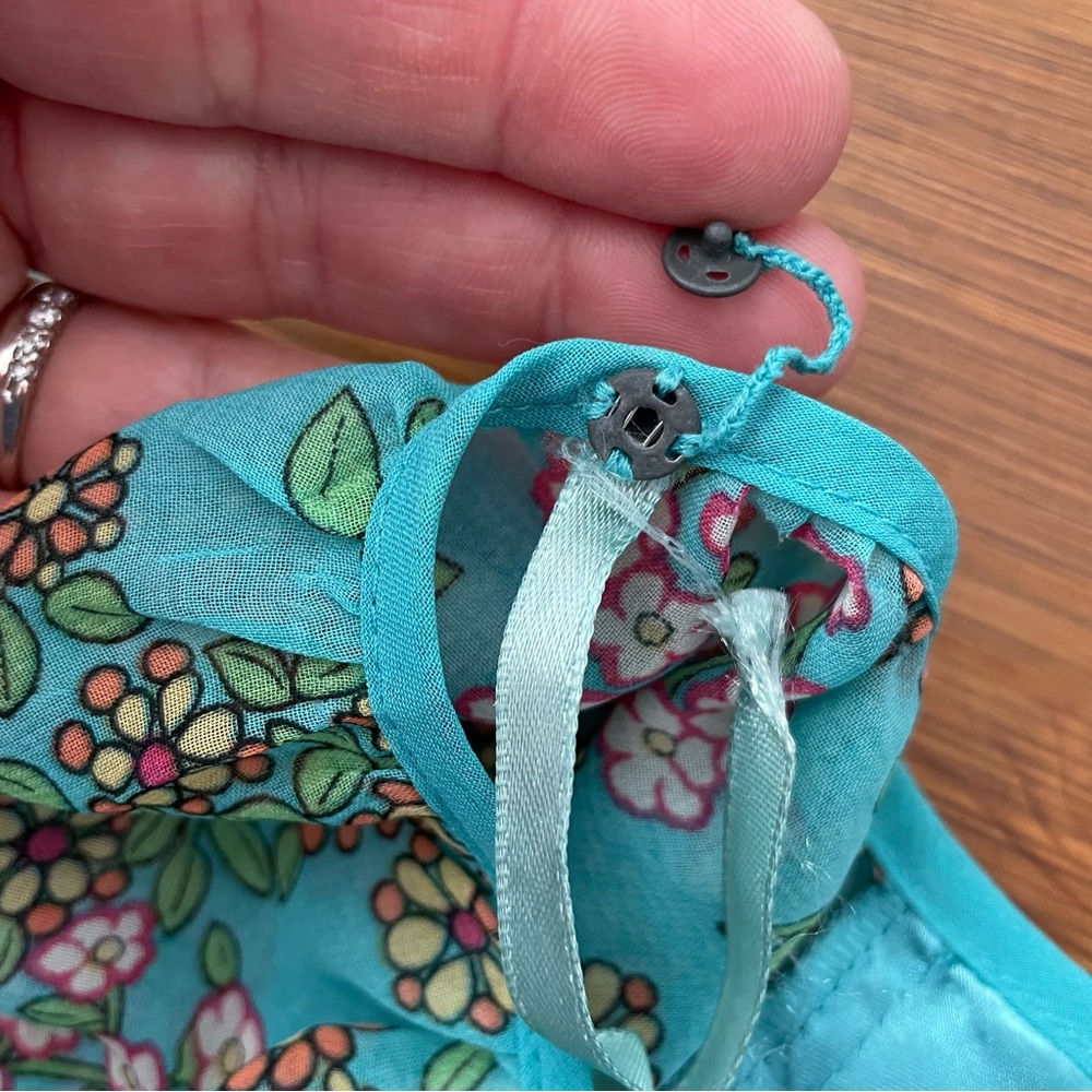 Nicole by Nicole Miller Retro Inspired Floral Top - Size 14 - Picture 9 of 10